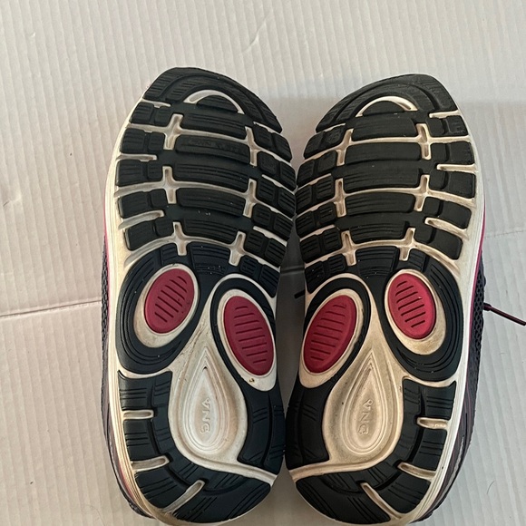 Brooks Women's Athletic Shoes - Dark Gray and Pink - Picture 5 of 6